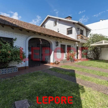 IMPORTANTE CASA EN LO MEJOR DE VILLA LURO!