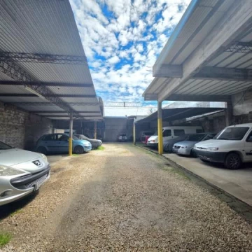 Venta Galpón/Estacionamiento, Locales   Depto en Planta Alta sobre Av. Polonia - Mar del Plata