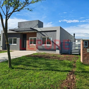 CASA EN PILAR BARRIO PRIVADO 