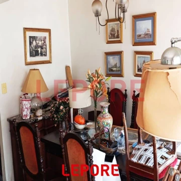 3 AMBIENTES EN VENTA CON COCHERA Y BALCON EN RECOLETA