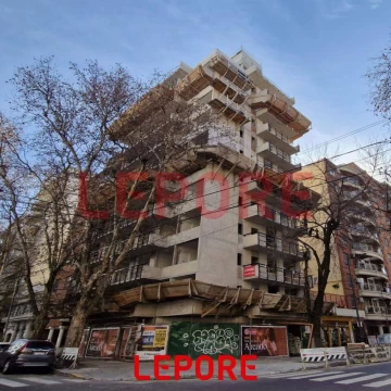 Departamento 2 amb. con balcón aterrazado al frente