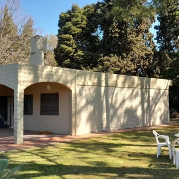 VENTA CASA 5 AMBIENTES CON LOTE DE 1100 M2. CHASCOMÚS