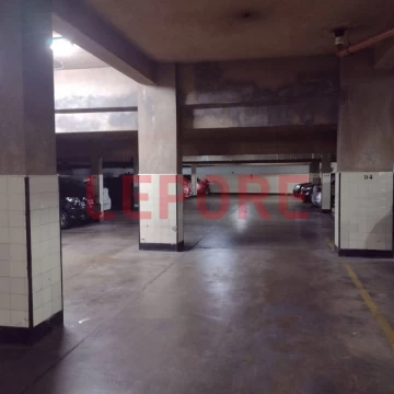 Cochera en venta Barrio Norte 