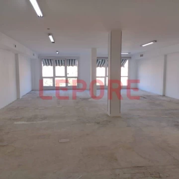 OFICINA EN PLANTA LIBRE DE CATEGORIA!!!