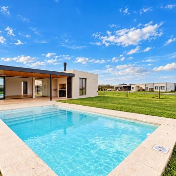 VENTA CASA 4 AMB A ESTRENAR A LA LAGUNA, MUELLE AREA 11 SAN SEBASTIAN PISCINA ORIENTACION NORTE
