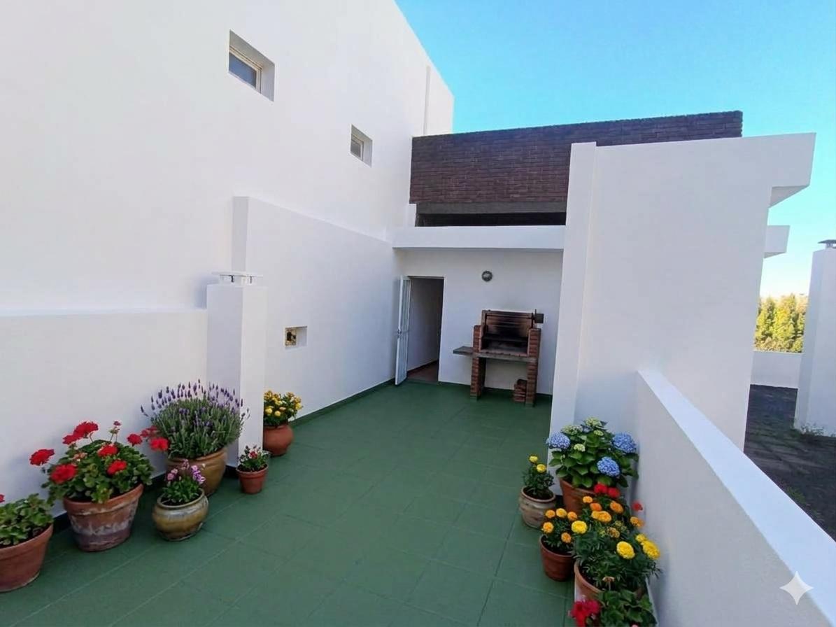 Amplia terraza propia 2 mejorada