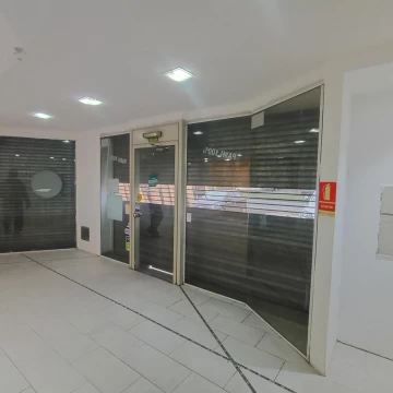 Local 200m2 -ideal Consultorios-Centro Medico-Oficinas-Quilmes Oeste