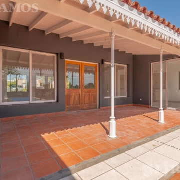 Casa en alquiler por 24 meses con piscina 4 dormitorios ,Altos De Manzanares