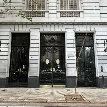 6 AMBIENTES CON BALCON EN BALVANERA
