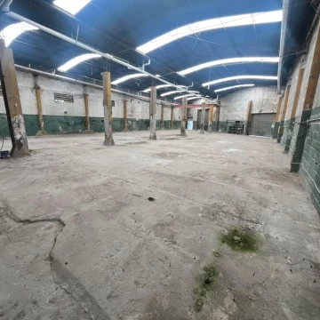 Galpón en alquiler entrada de Camiones Guido Spano y Sthefenson Villa Gobernador Galvez