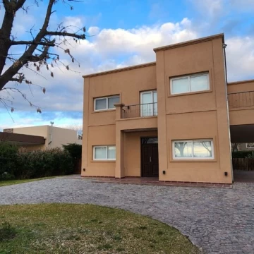 CASA EN ALQUILER – BARRANCAS DE IRAOLA