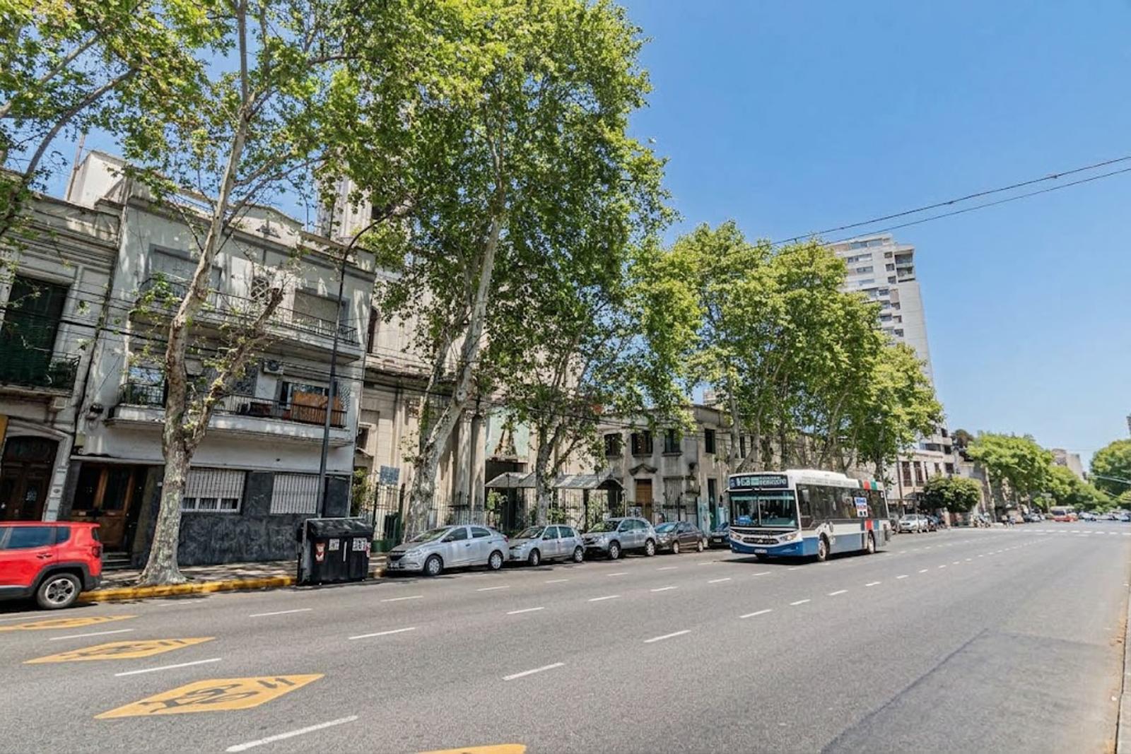 frente calle diaz velez
