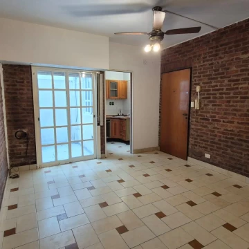 Monoambiente a la venta en Caballito Planta Baja con Patio