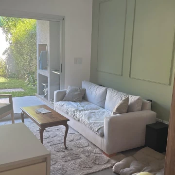 Triplex en venta en Tigre. Parrilla y jardín. Terrazas al río.