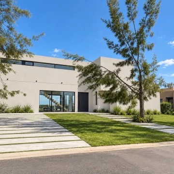 Venta casa al rio en Naudir