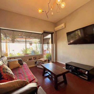 PH en venta con patio - Castelar Sur