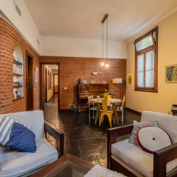 VENTA DE PH DE 4 AMBIENTES AL FRENTE C/PATIO Y ENTRADA INDEPENDIENTE EN VILLA SANTA RITA