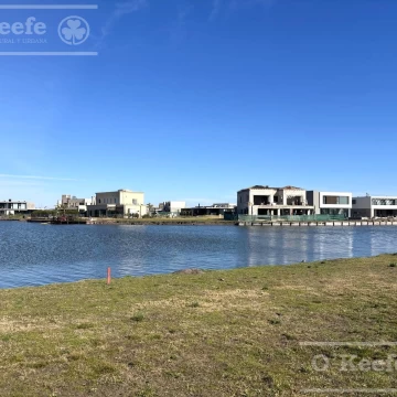 Lote en venta con fondo a la laguna-Posesión inmediata en Villalobos-Pueblos del Plata. Hudson