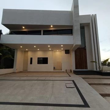 Residencia en venta en Exclusivo Fraccionamiento Marina Campo de Golf en Mazatlán
