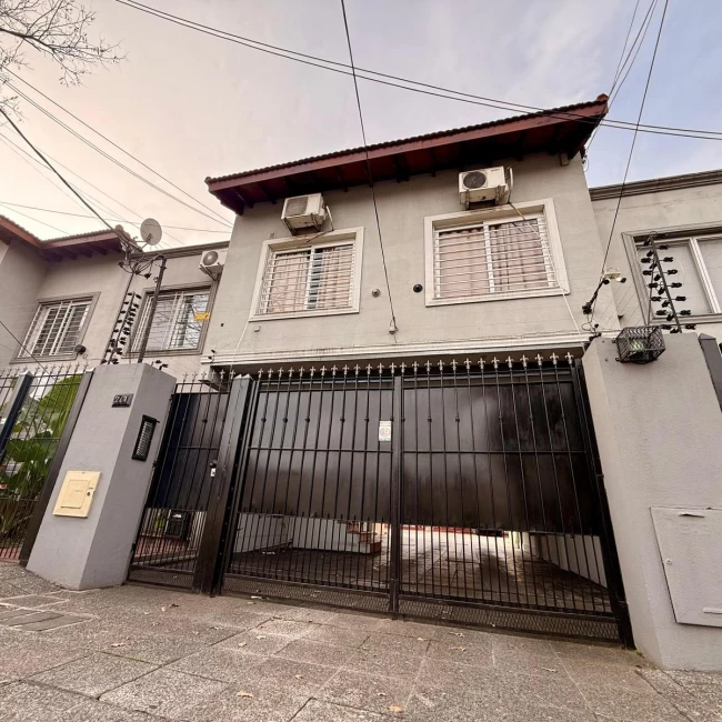 VENTA DEPTO TIPO PH 2 AMBIENTES Y MEDIO EN ITUZAIGO