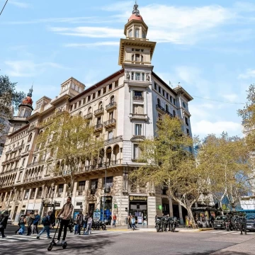 Edificio La Inmobiliaria - Impecable y renovado semipiso