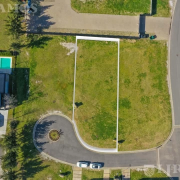 LOTE INTERNO DE 562 M2 - CON AMARRA -  EN VENTA EN EL CANAL- VILLANUEVA
