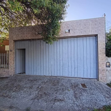 Venta de casa a refaccionar 2 dorm Villa El Libertador