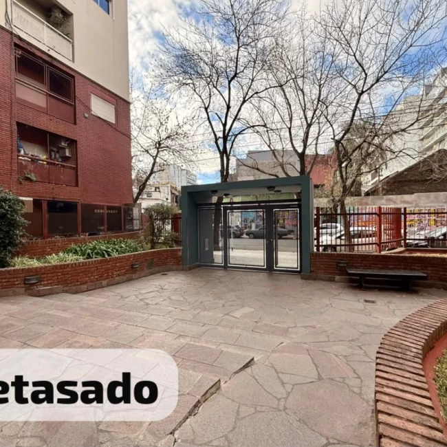 VENTA en PALERMO HOLLYWOOD 3 AMBIENTES con BALCÓN y PILETA