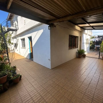 Casa en venta en Urquiza 364