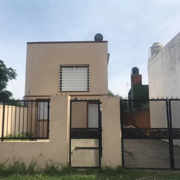 Casa 2 dormitorios Gonnet 488 e 7 bis y 8 bis Villa Castells