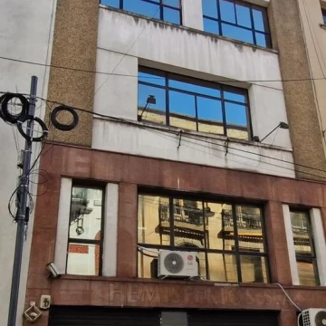 VENTA  EDIFICIO COMERCIAL Y Depósito en Balvanera