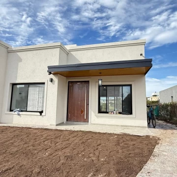 Casa en venta de 3 dorm en una planta en Santa Elena