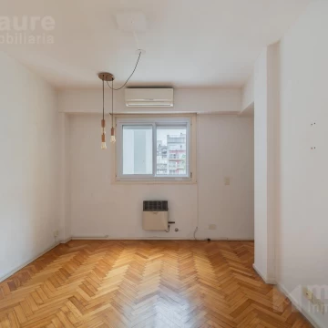 Departamento de 2 ambientes piso alto con balcón en venta en La Imprenta