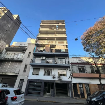 Excelente monoambiente en venta al frente con balcon y cochera Italia 1100 Rosario