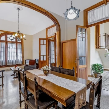 Villa Crespo: PH 7 amb c/ entrada ind., patio con parrilla y cochera