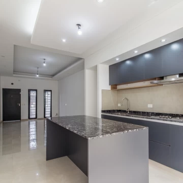 Casa · En Venta · 4 Ambientes · A Estrenar · Con Pileta · Morón
