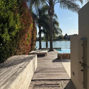 Casa Venta en Corredor Bancalari 3900