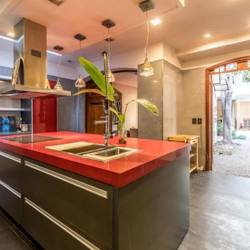 Casa en venta en Belgrano Jardin Garage Quincho Yacuzzi