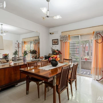 VENTA PH 2 AMBIENTES EN MORON CON FONDO PLANTA BAJA