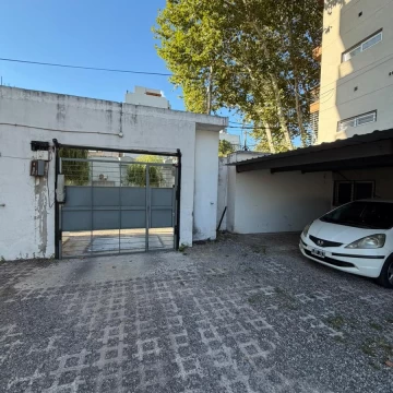 Cochera en Caseros