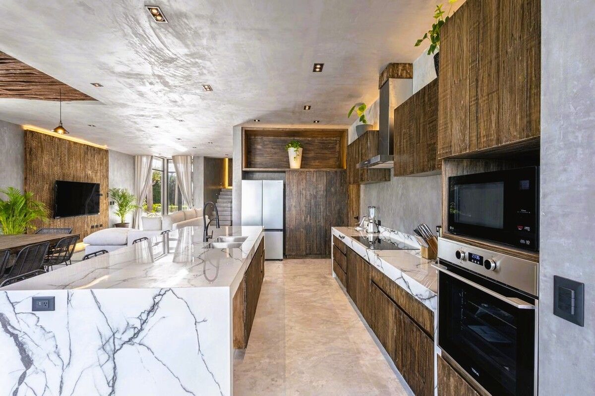COCINA EQUIPADA CON ISLA EN MARMOL