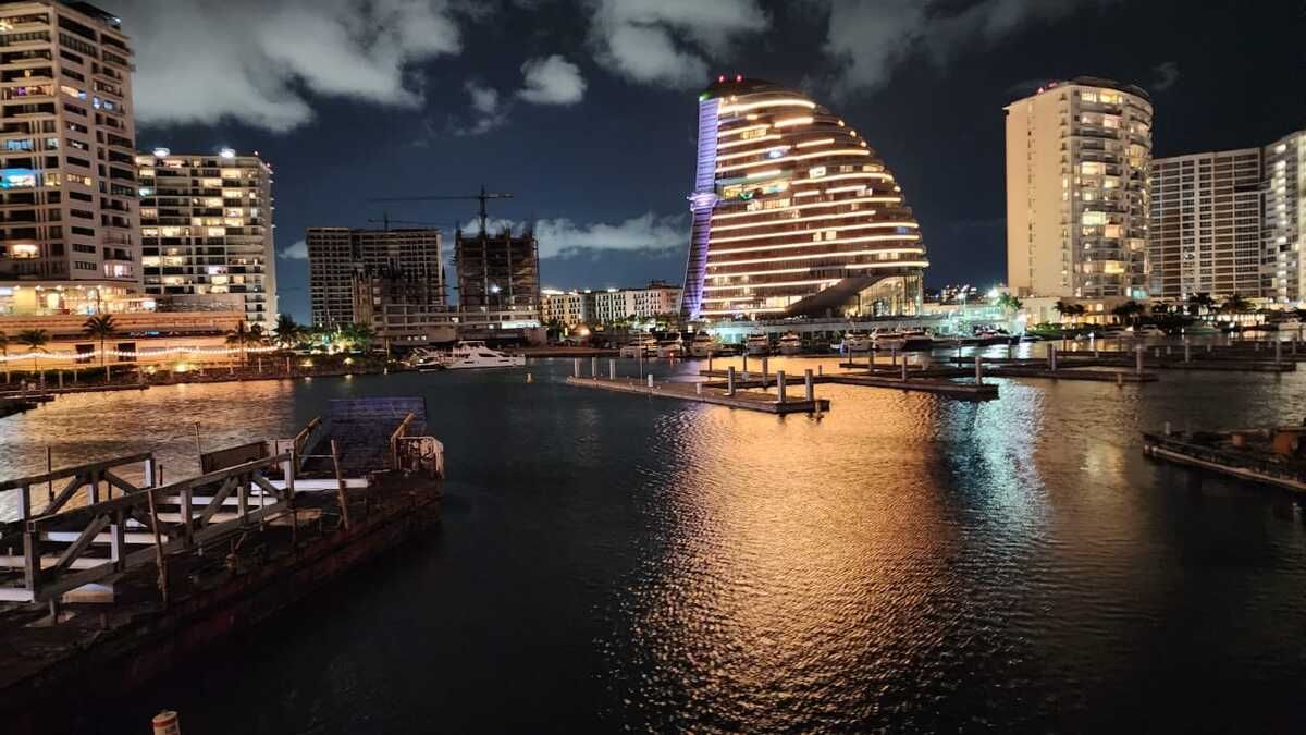 CASA PUERTO CANCUN CON MUELLE Y VISTA A MARINA