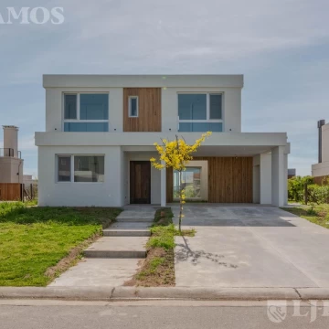 Impecable casa a estrenar el Riberas Lote Interno PG NORTE