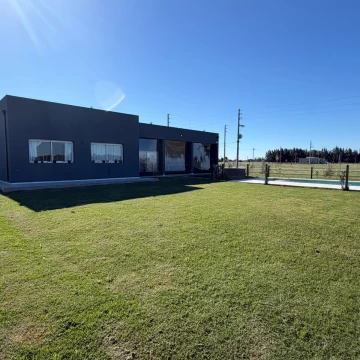 VENTA CASA 5 AMB QUINCHO PISCINA SAN VICENTE