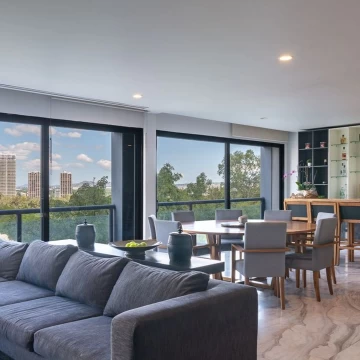 Departamento en venta con vista al campo de golf  en Country Club, 