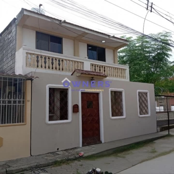 VENTA DE CASA ESQUINERA MUCHO LOTE 1 (VM)