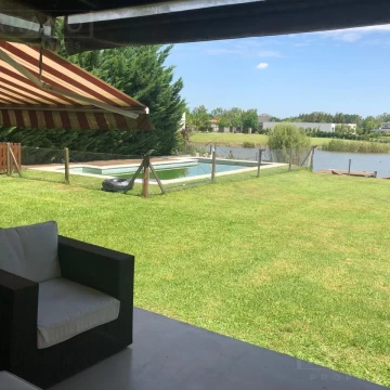 Venta, Casa a la Laguna, 5 ambientes, Barrio San Marco, Villanueva, Tigre