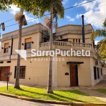 Venta casa 3 ambientes con garaje y terraza en Villa Luzuriaga