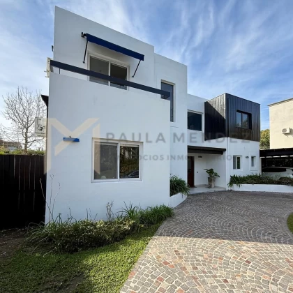 Casa Chalet  en Venta en San Isidro Labrador, Villanueva, Tigre