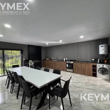 Casa Totalmente Renovada y Moderna con Quincho y Piscina en Lobos (Apta Financiación) Privada)